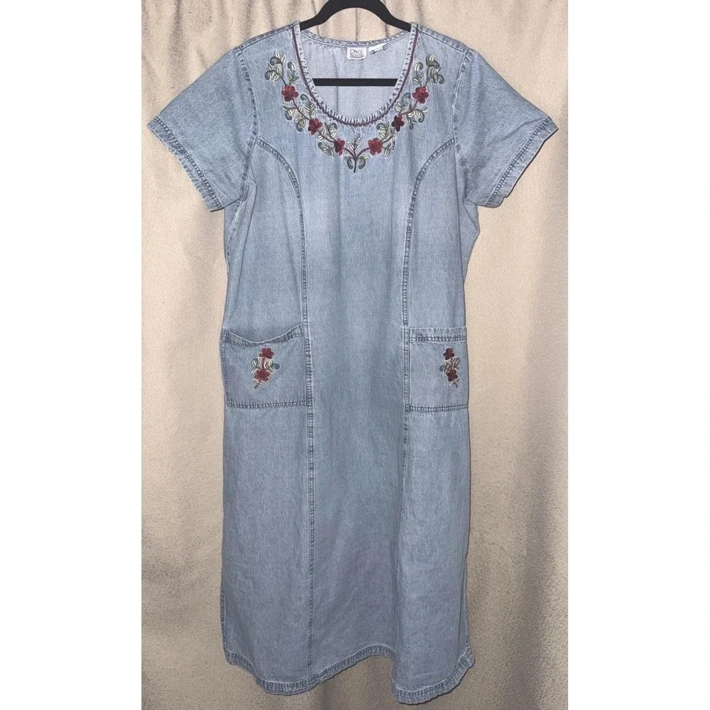Only Necessities Granny Core Cottage Core Denim‎ Floral Embroidered Maxi Dress